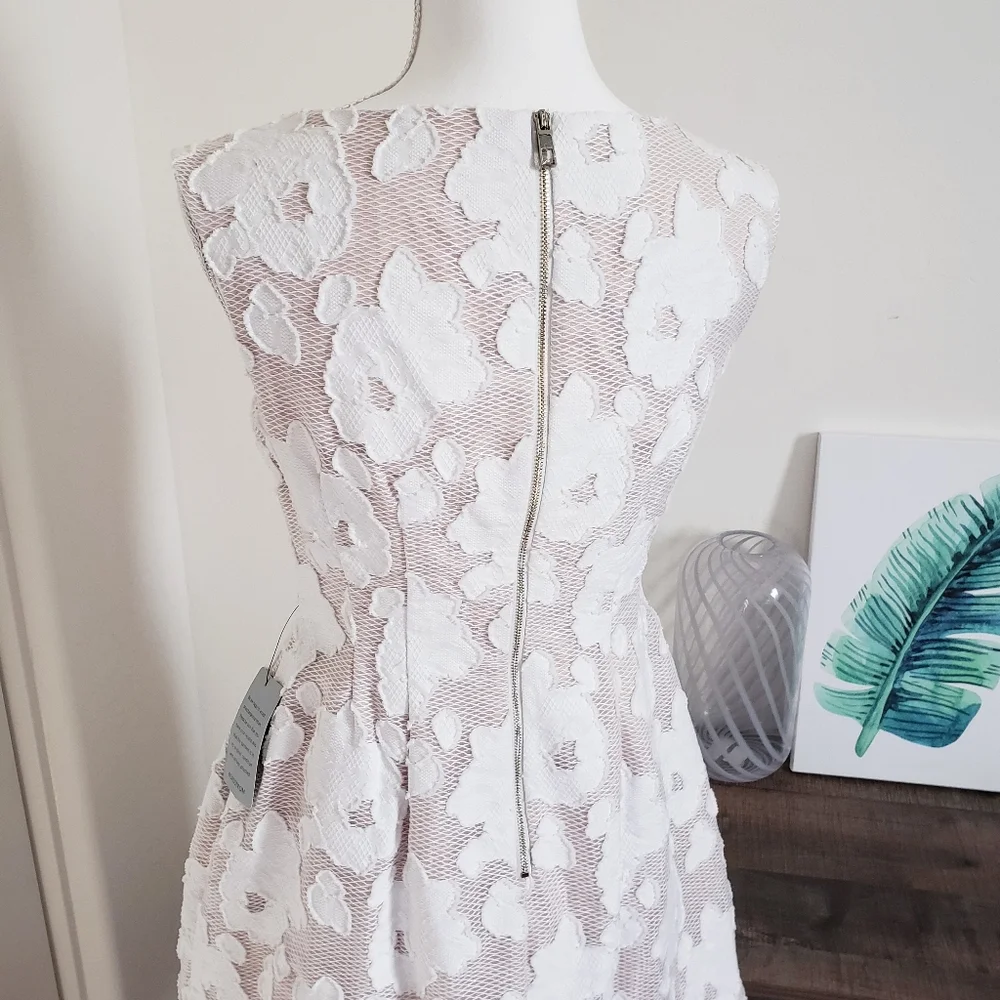 NWOT Vince Camuto Lace Floral Appliqu White A-Line Mini Dress SZ 6 Petite - Picture 6 of 11